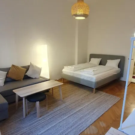 Somogyi With Balcony Apartment