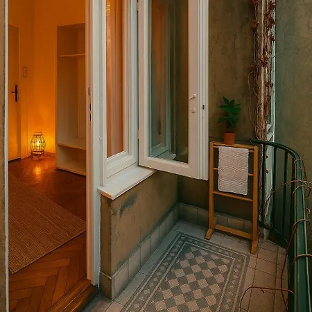 Apartment Somogyi With Balcony Budapest